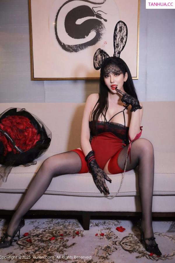 乔安娜  [XiuRen]高清写真图 2025.05.19 No.10293 乔安娜 性感红丝第43张图片